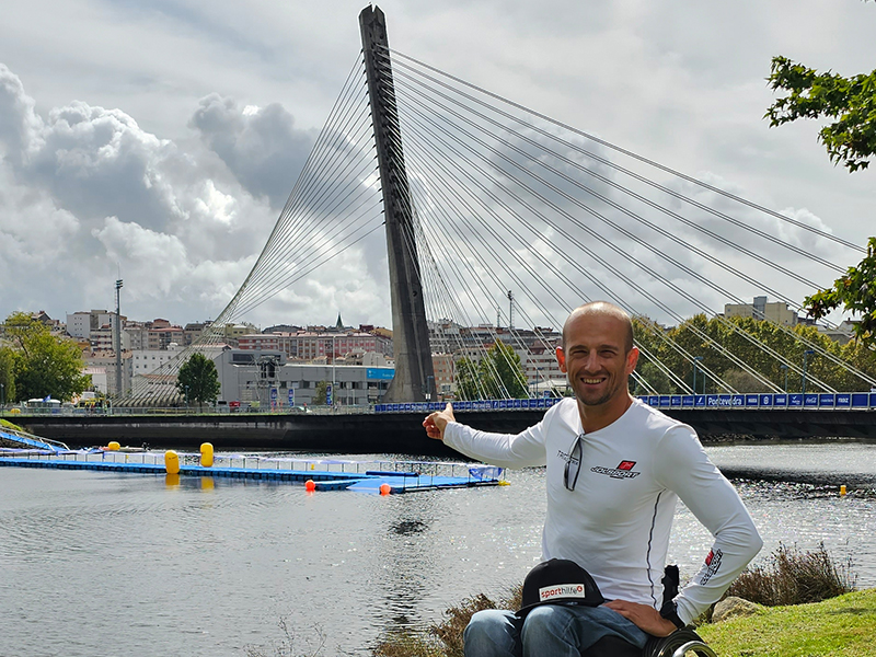 Flo Brungraber vor dem Startpontoon in Pontevedra (© Sabine Pux)